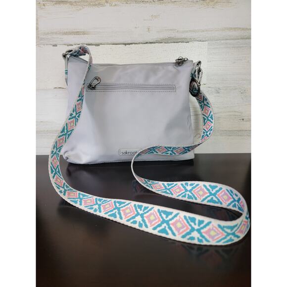 Sakroots Basic Artist Circle Light Grey‎ Crossbody Travel Purse - Picture 2 of 16